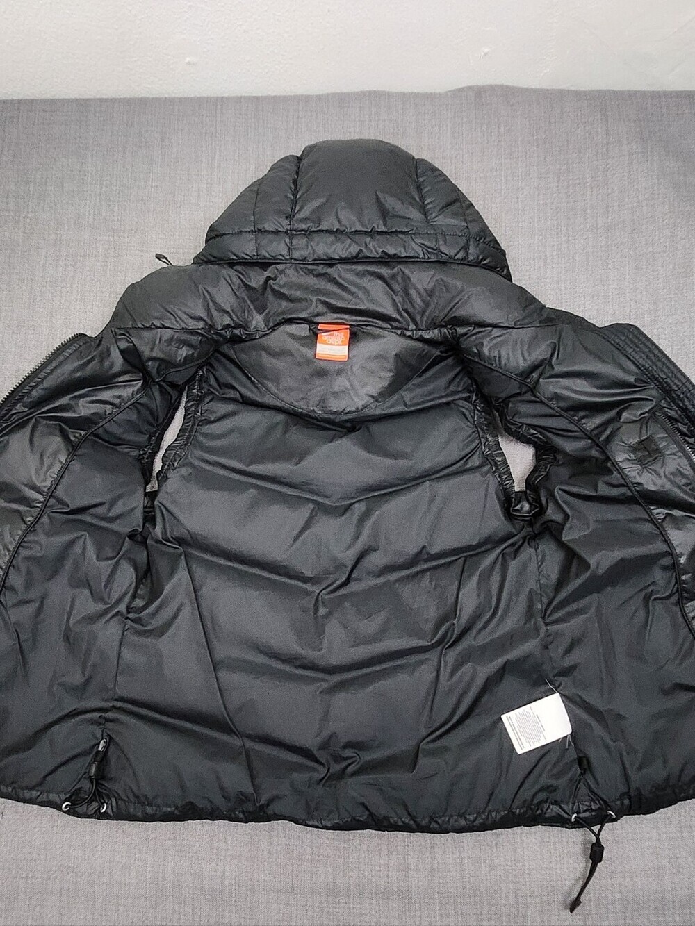 Nike 550 Black Puffer Vest With Hood. Small - Picture 4 of 9